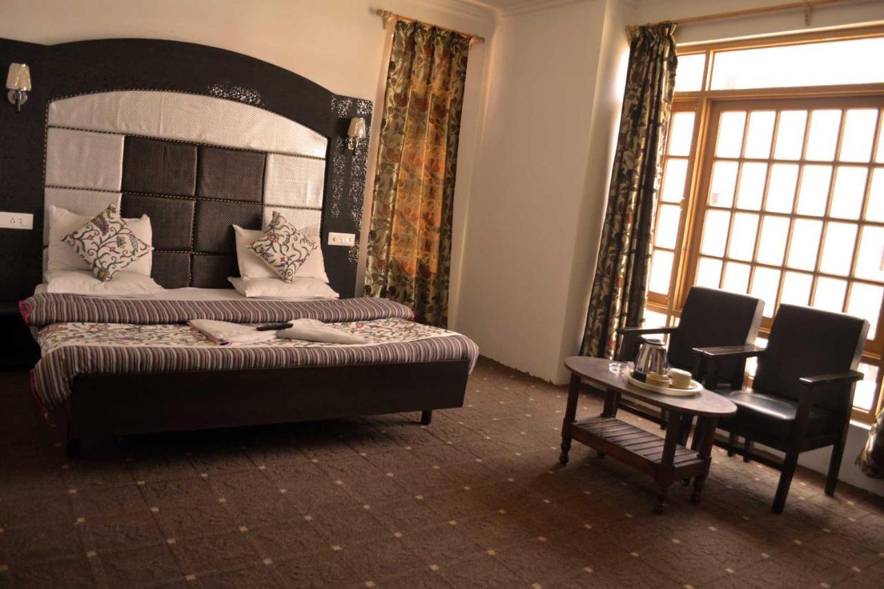 Hotel Al Azrah Srinagar  Exterior photo