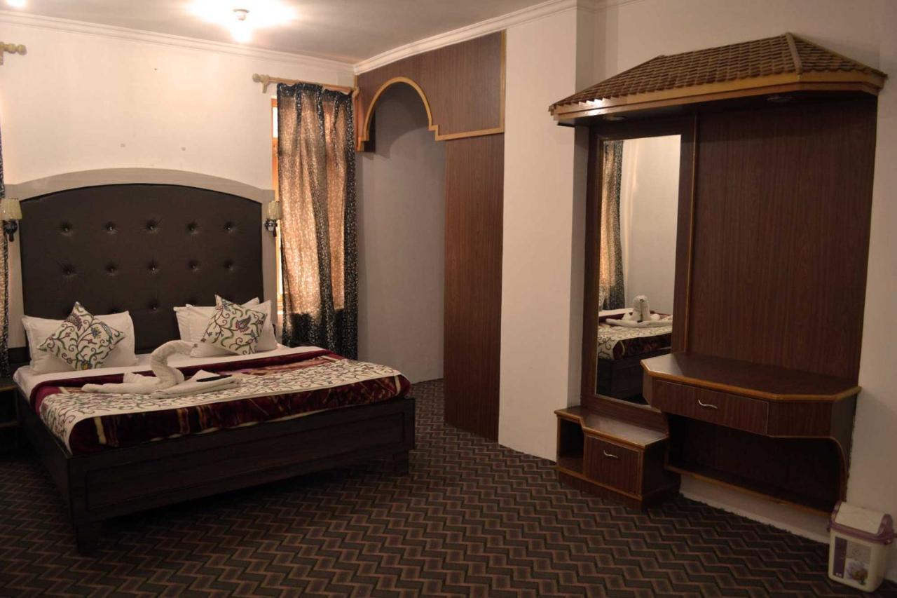 Hotel Al Azrah Srinagar  Exterior photo