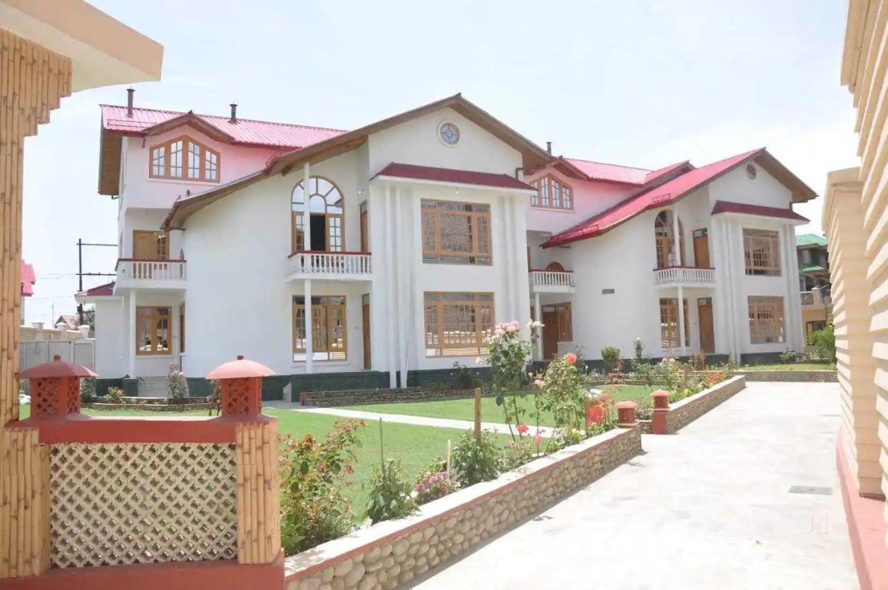 Hotel Al Azrah Srinagar  Exterior photo