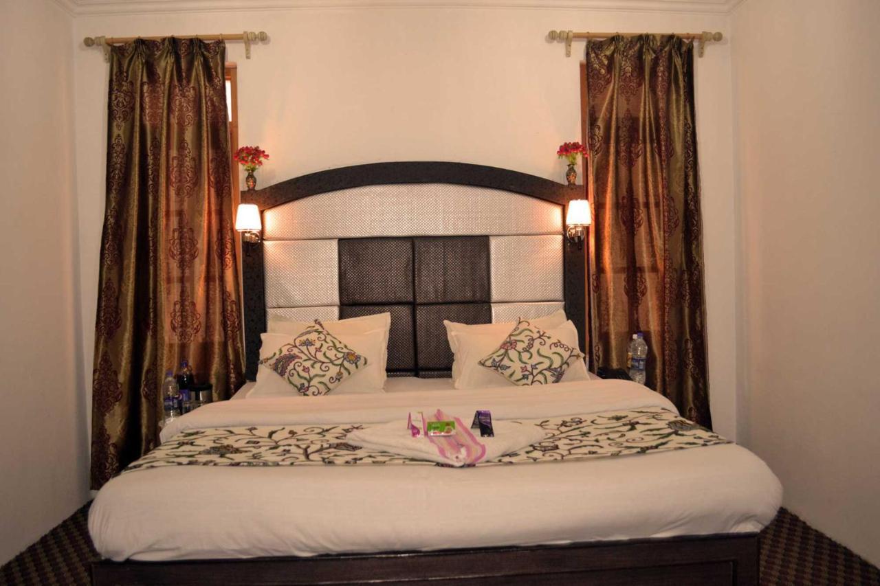 Hotel Al Azrah Srinagar  Exterior photo