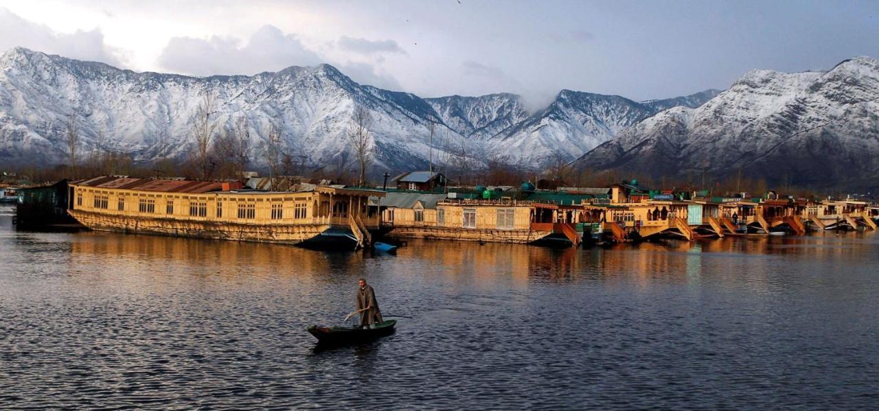 Hotel Al Azrah Srinagar  Exterior photo
